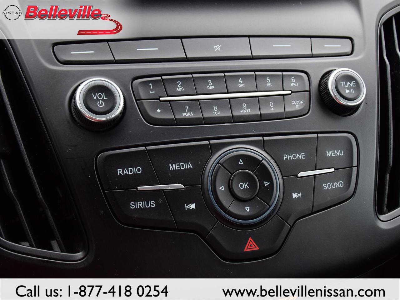 2018 Ford Focus SE-FWD, Clean, sporty and fuel saver! Photo