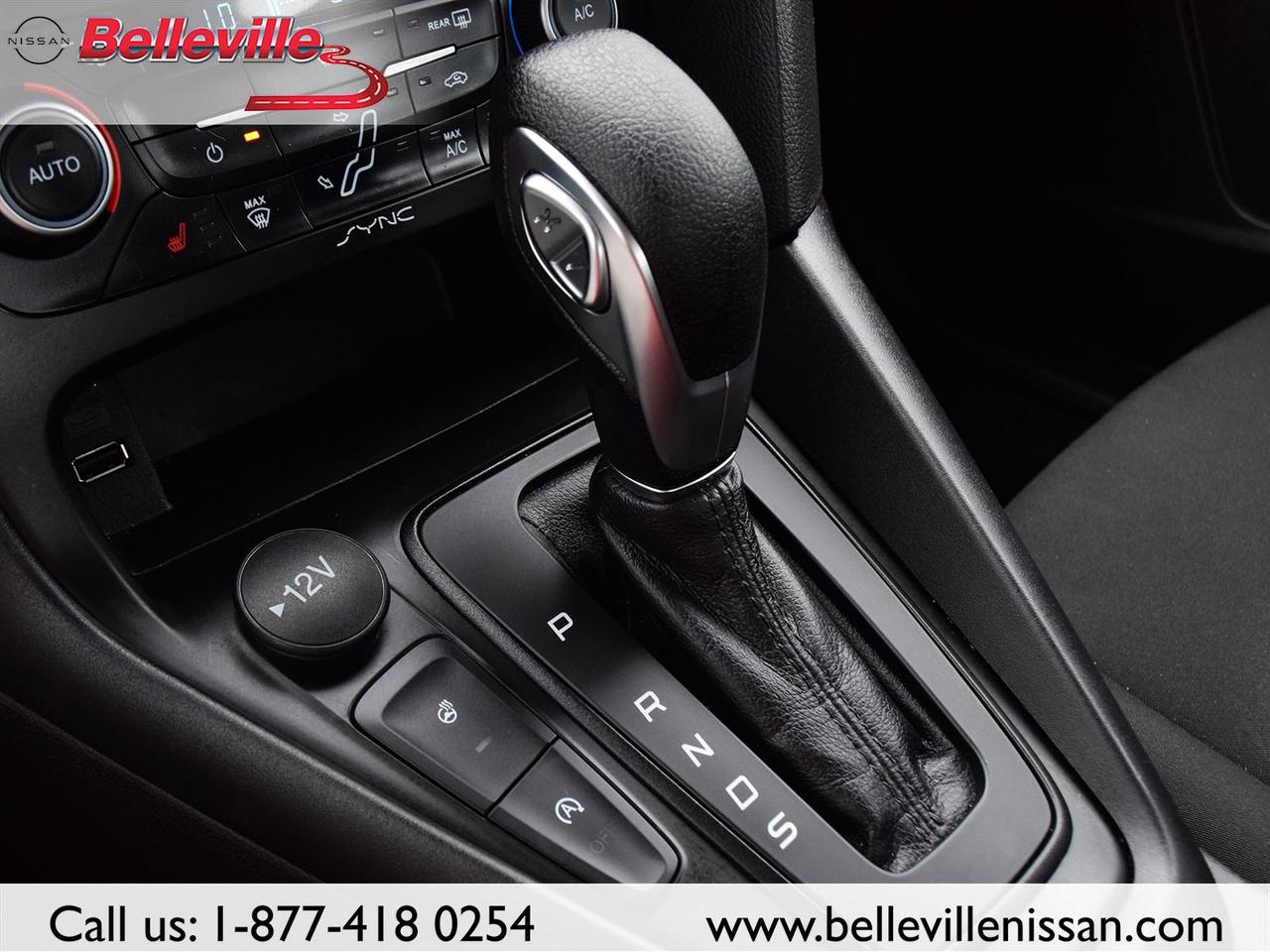 2018 Ford Focus SE-FWD, Clean, sporty and fuel saver! Photo