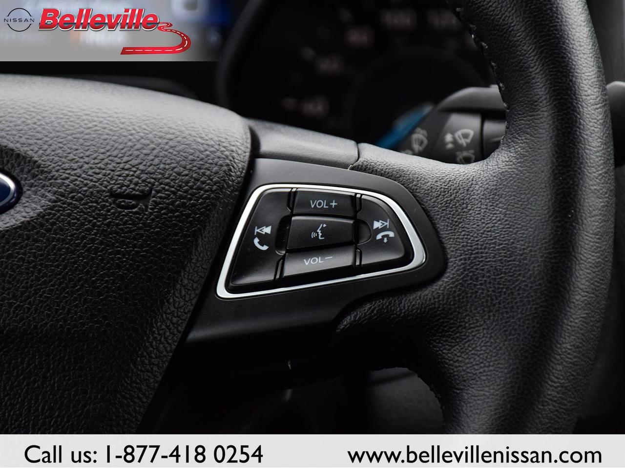 2018 Ford Focus SE-FWD, Clean, sporty and fuel saver! Photo