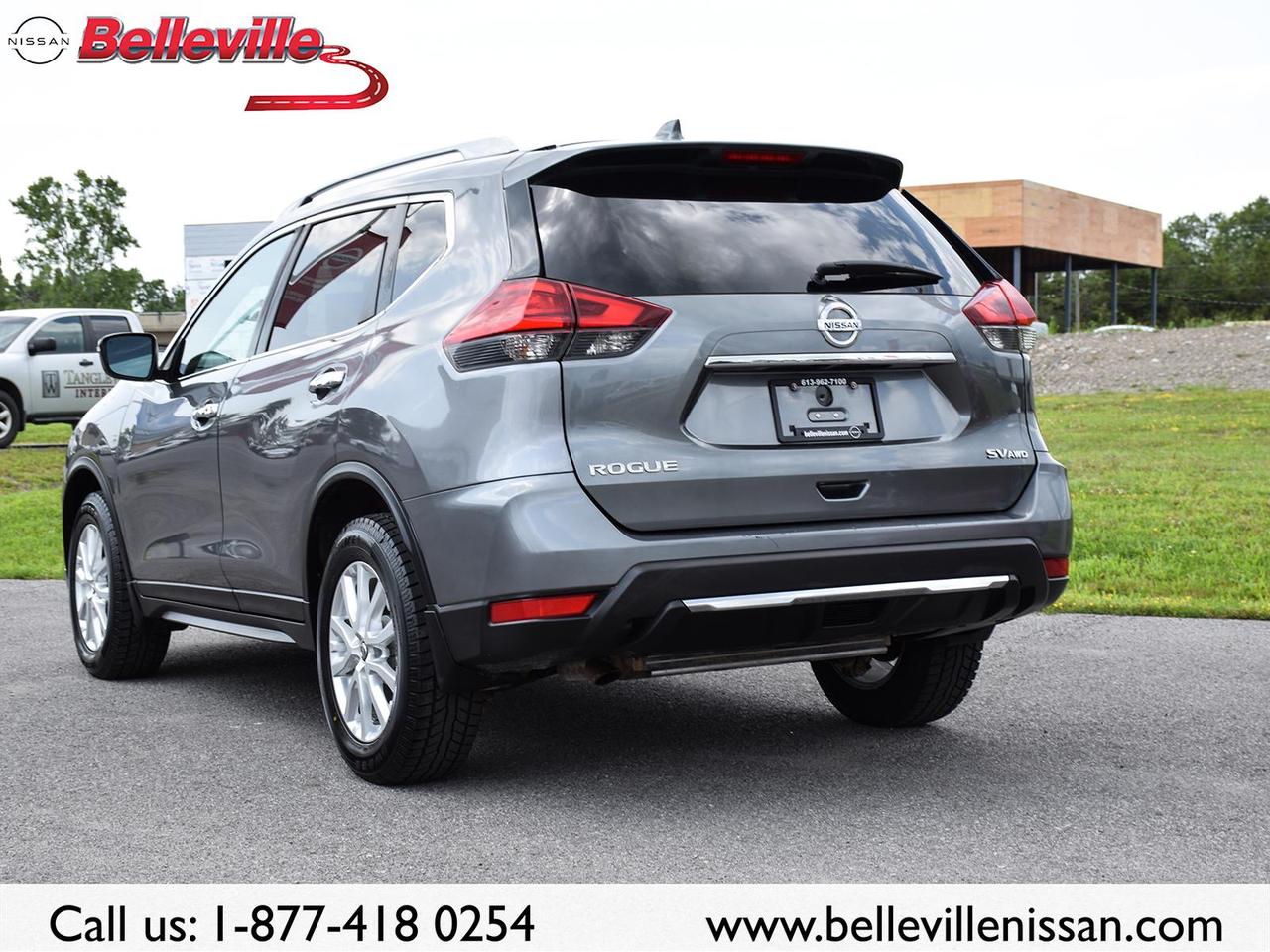 2017 Nissan Rogue SV AWD, SUNROOF, LOCAL TRADE! Photo