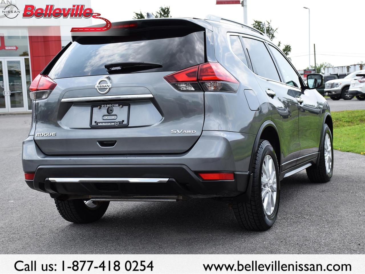 2017 Nissan Rogue SV AWD, SUNROOF, LOCAL TRADE! Photo