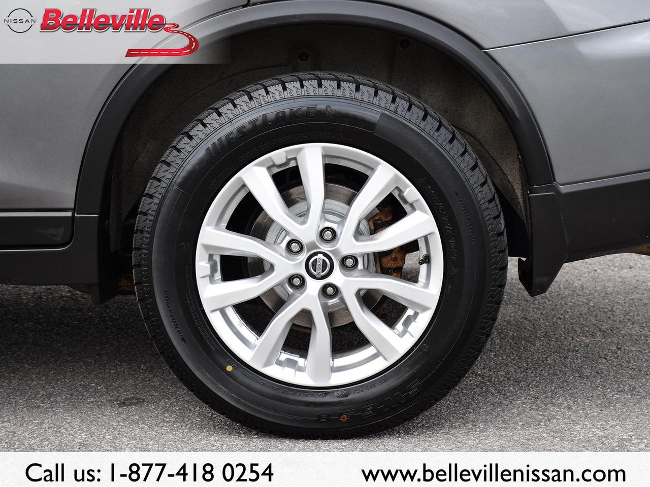 2017 Nissan Rogue SV AWD, SUNROOF, LOCAL TRADE! Photo