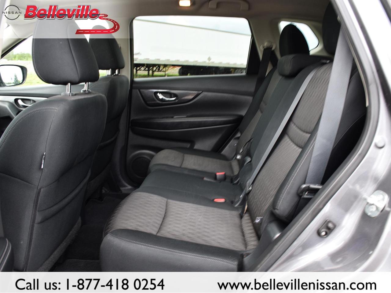 2017 Nissan Rogue SV AWD, SUNROOF, LOCAL TRADE! Photo