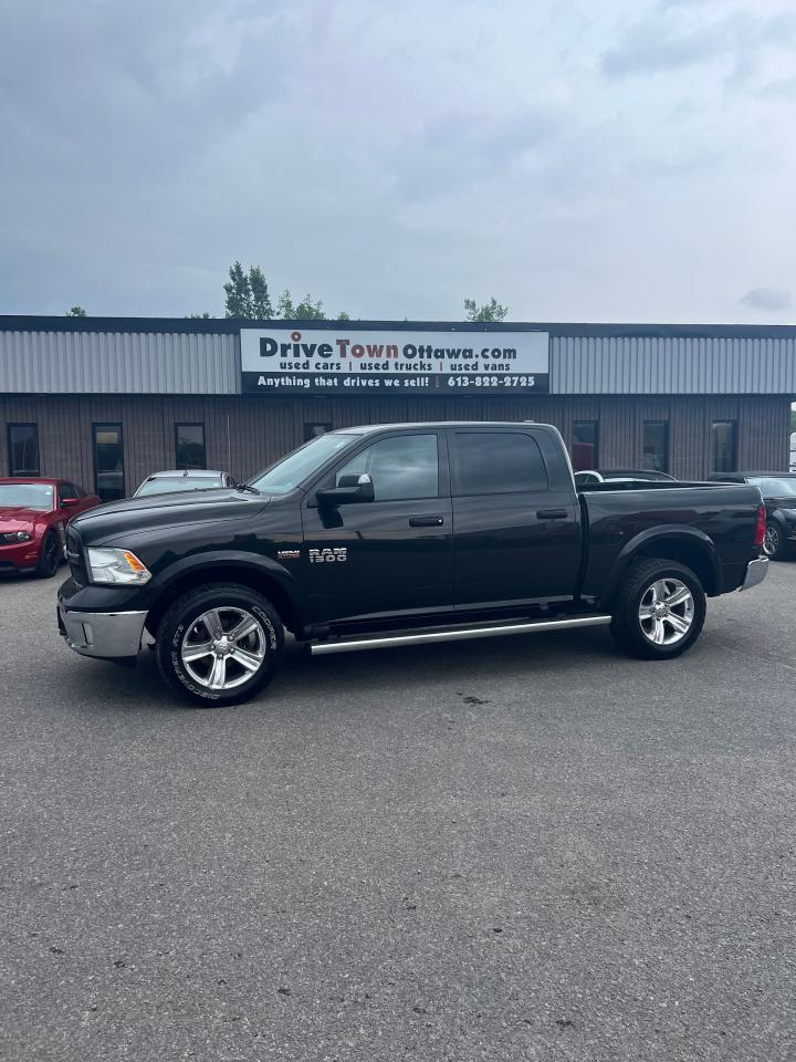 2017 RAM 1500 4WD CREW CAB 140.5" OUTDOORSMAN - Photo #1