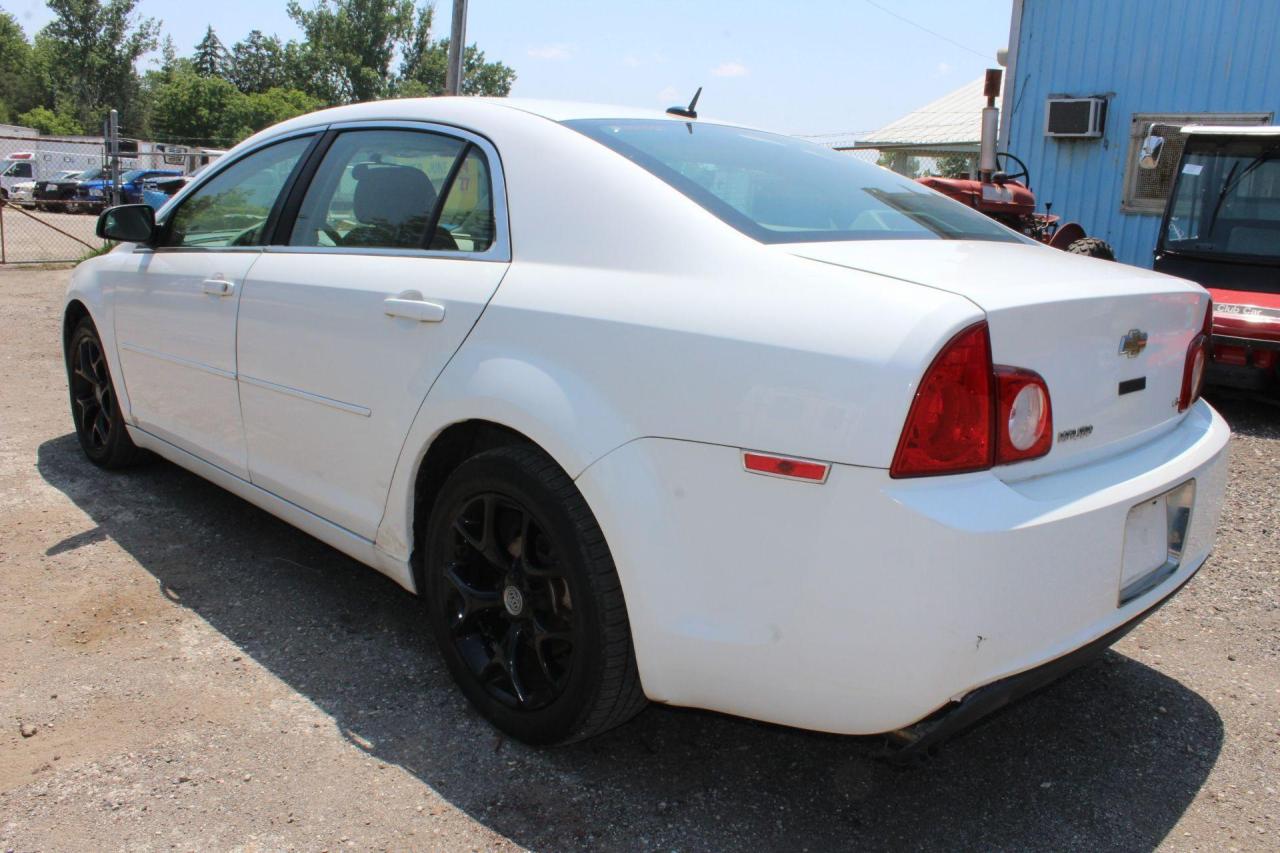 2009 Chevrolet Malibu  Photo3