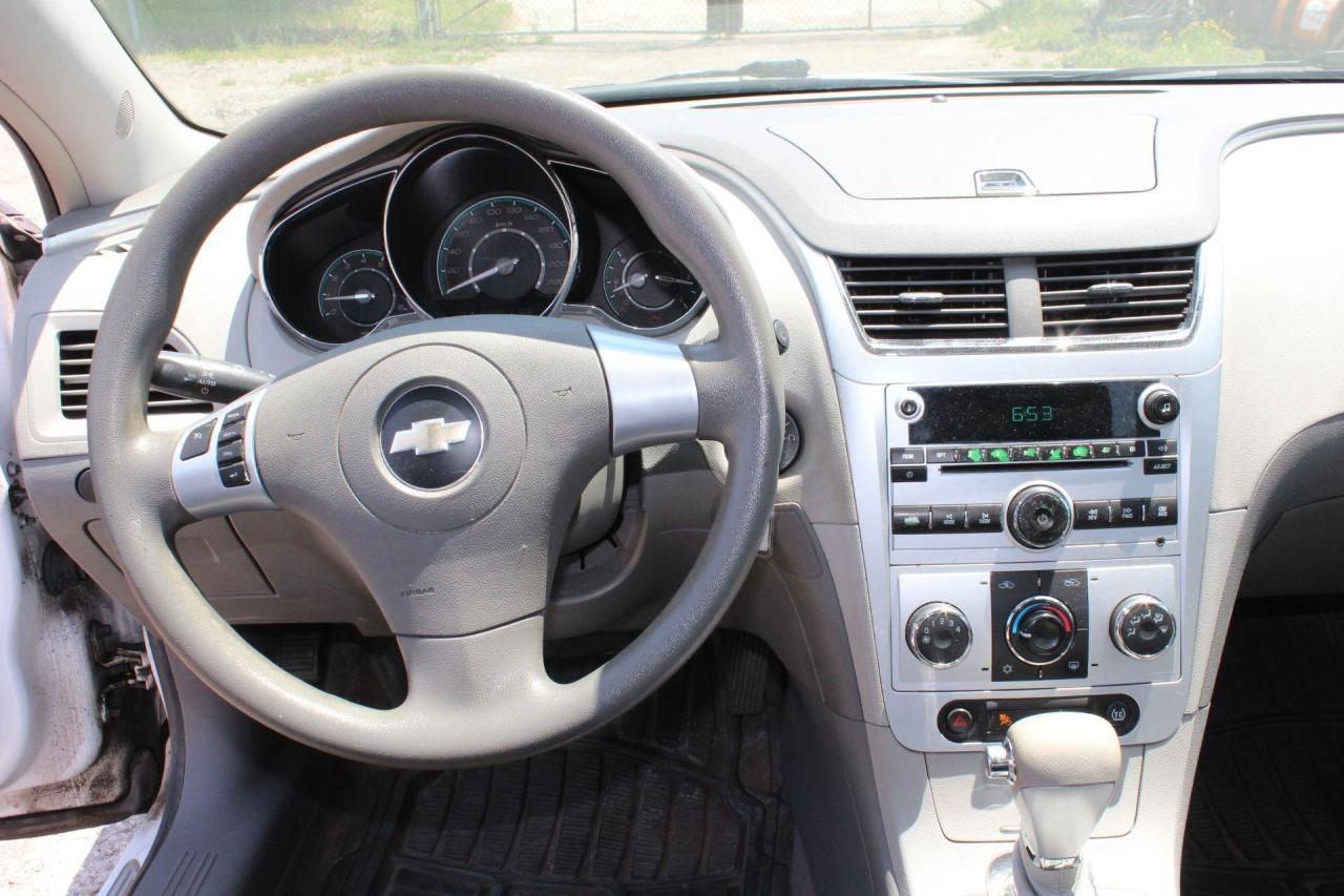 2009 Chevrolet Malibu  Photo4