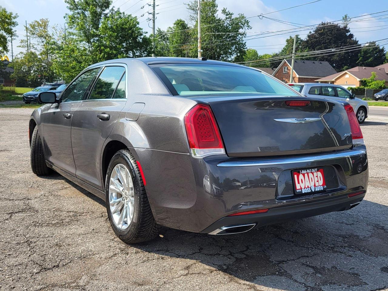 2015 Chrysler 300 LIMITED Photo2