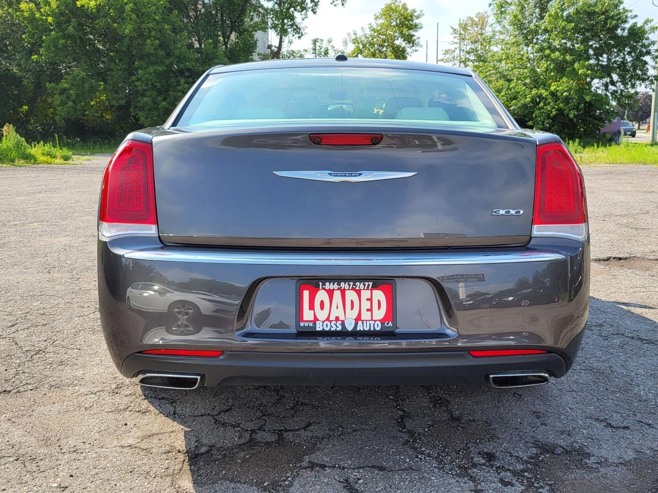 2015 Chrysler 300 LIMITED Photo3