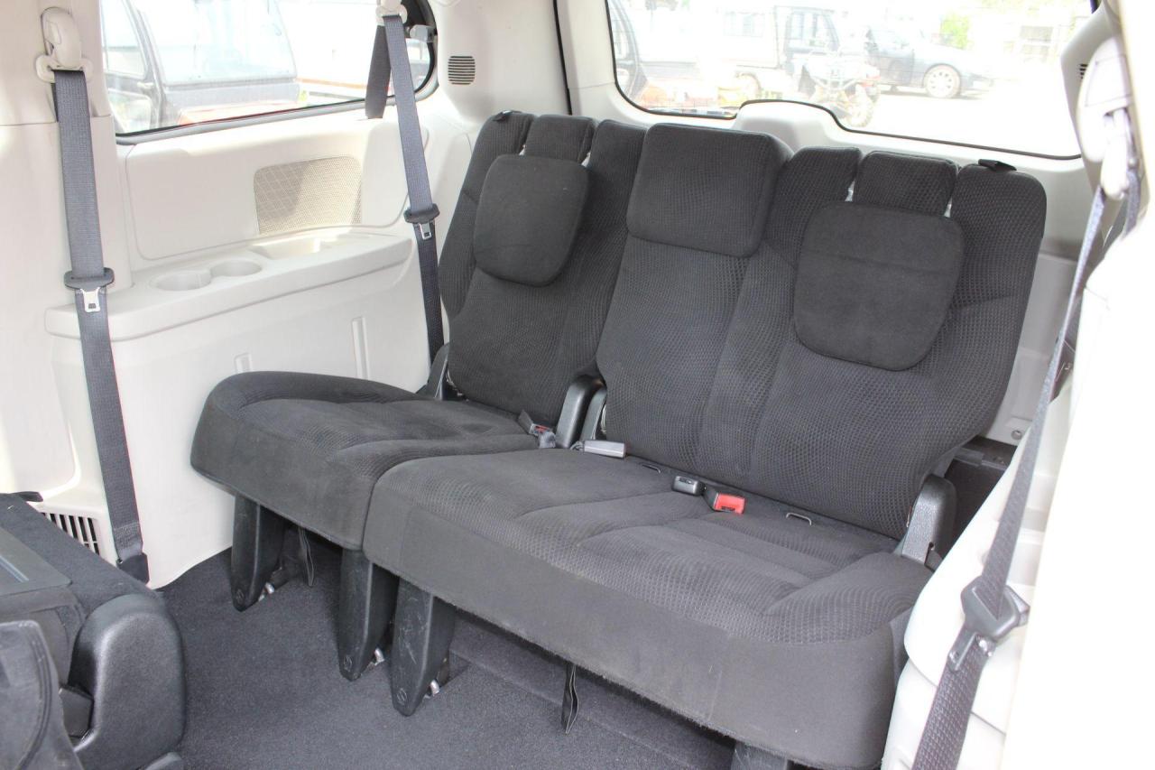 2015 Chrysler Town & Country  Photo