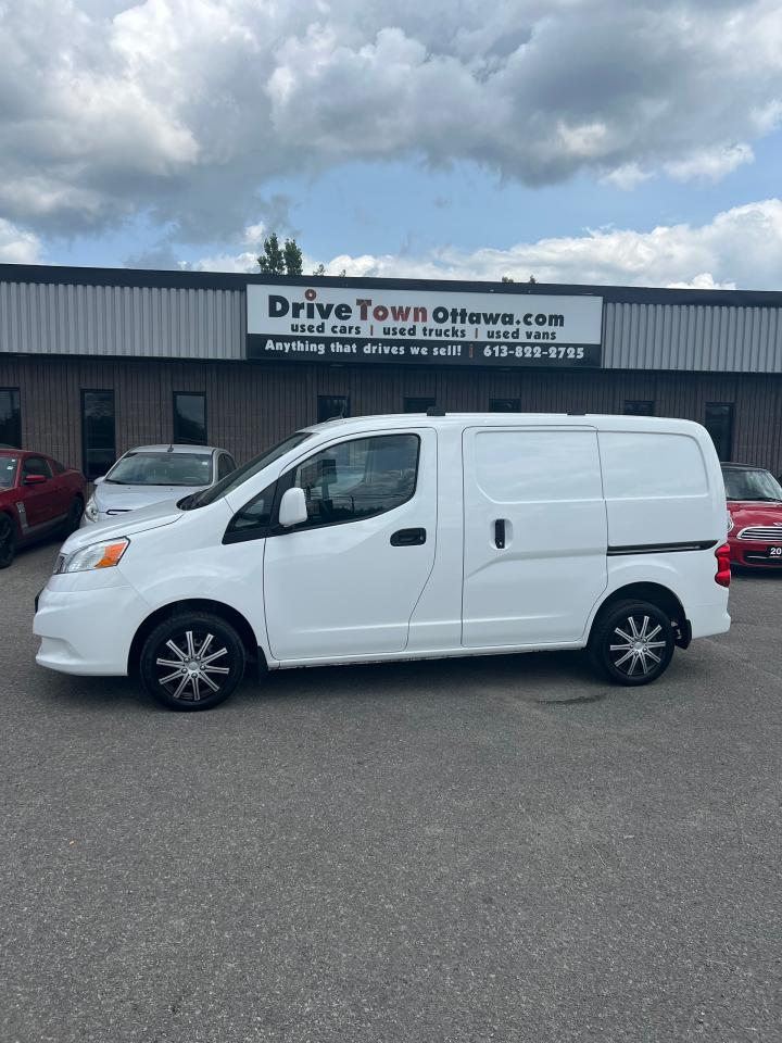 2021 Nissan NV200 SV - Photo #1