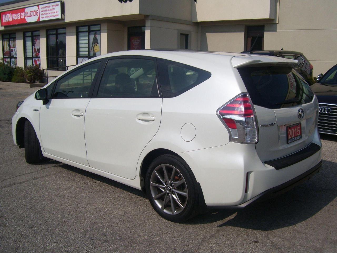 2015 Toyota Prius v Auto,Sunroof,Lather,GPS,Certified,Bluetooth,,,