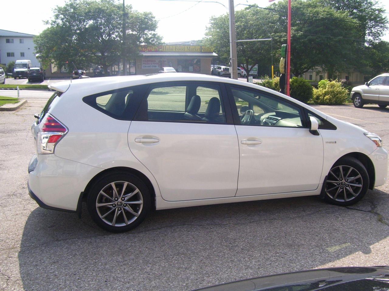 2015 Toyota Prius v Auto,Sunroof,Lather,GPS,Certified,Bluetooth,,,