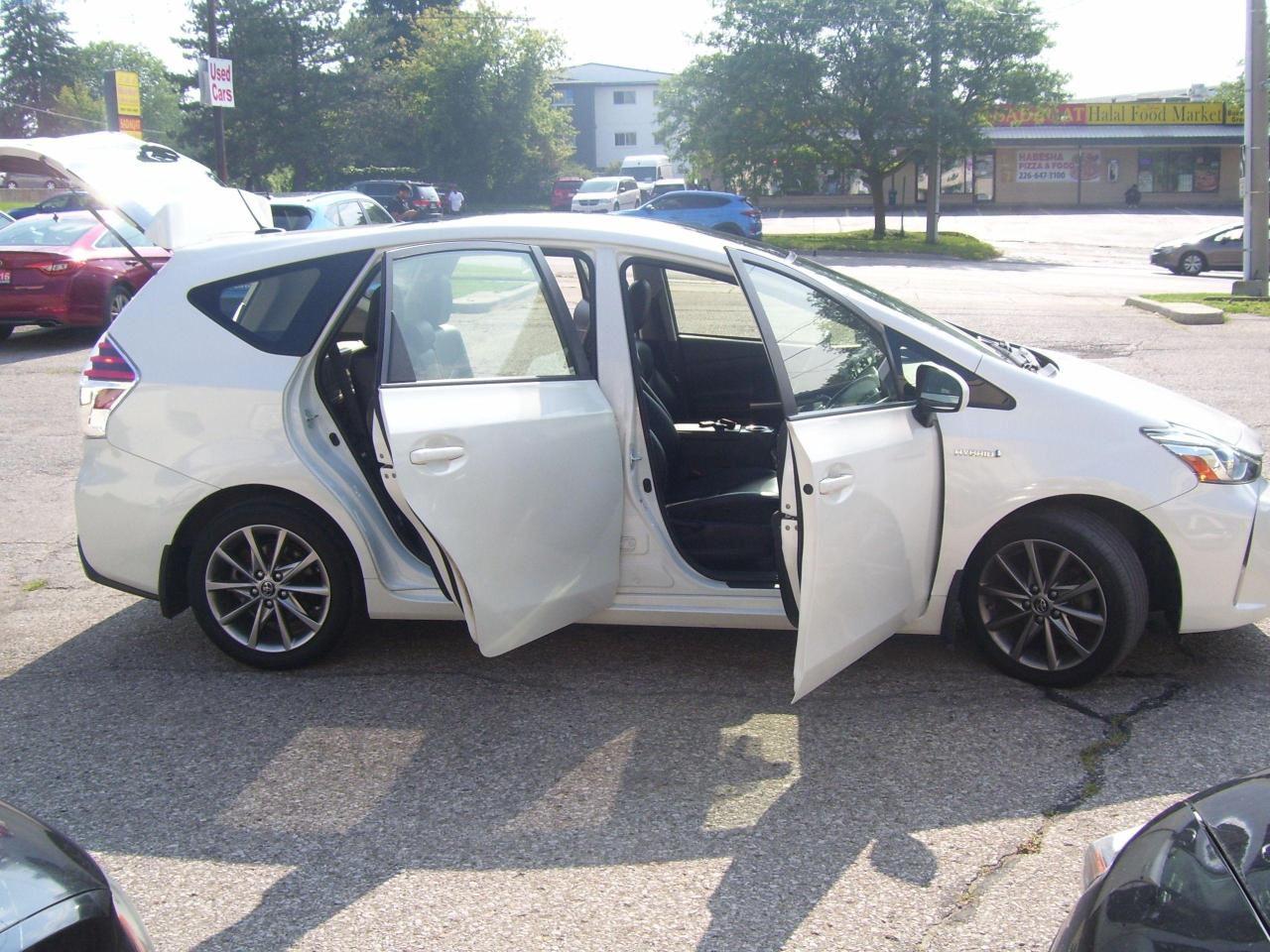 2015 Toyota Prius v Auto,Sunroof,Lather,GPS,Certified,Bluetooth,,,