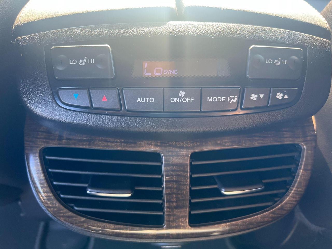 2013 Acura MDX AWD 7 Passenger - Photo #11