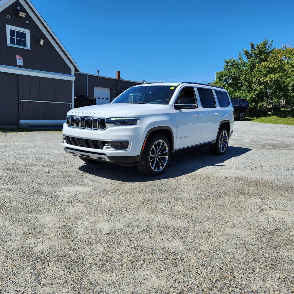 2023 Jeep Wagoneer Series III 4x4 Photo1