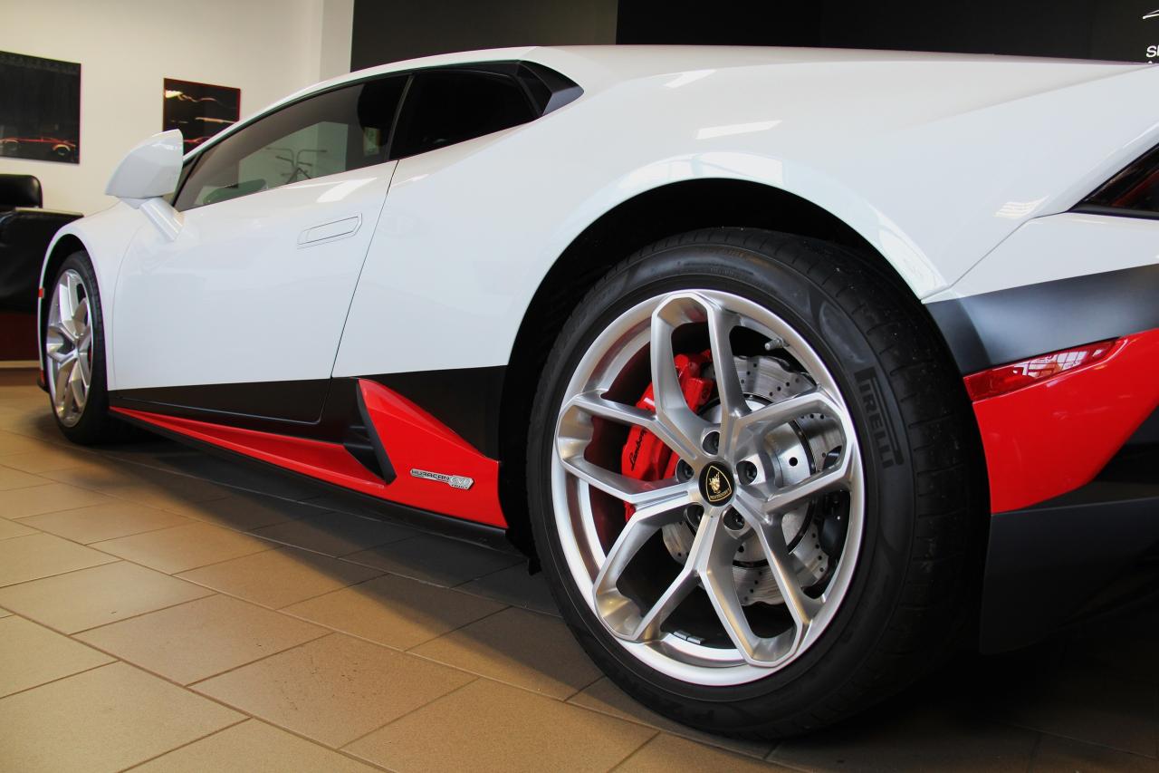 2021 Lamborghini Huracan HURACAN EVO Coupe RWD LOW K'S LIKE NEW! Photo4