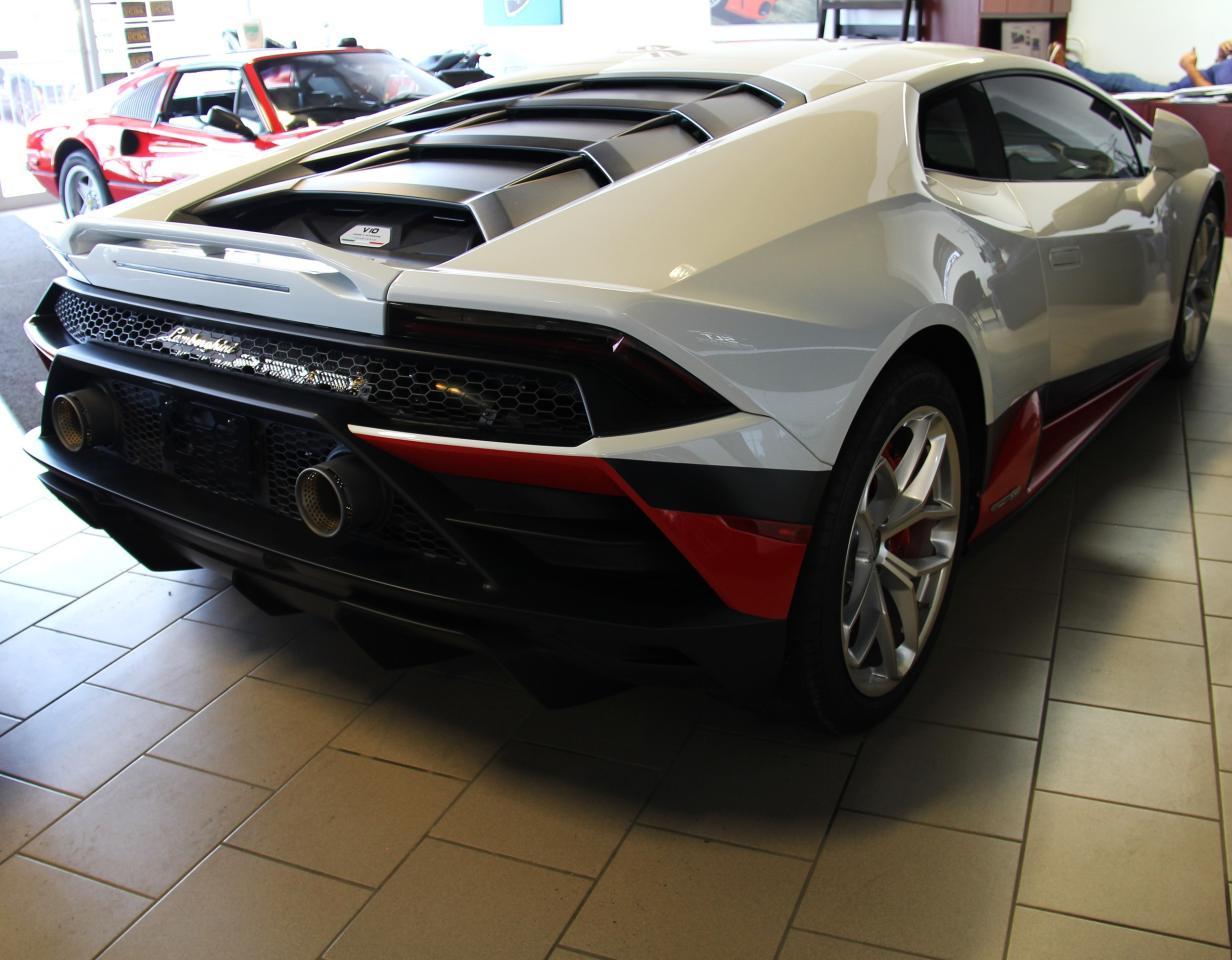 2021 Lamborghini Huracan HURACAN EVO Coupe RWD LOW K'S LIKE NEW! - Photo #15