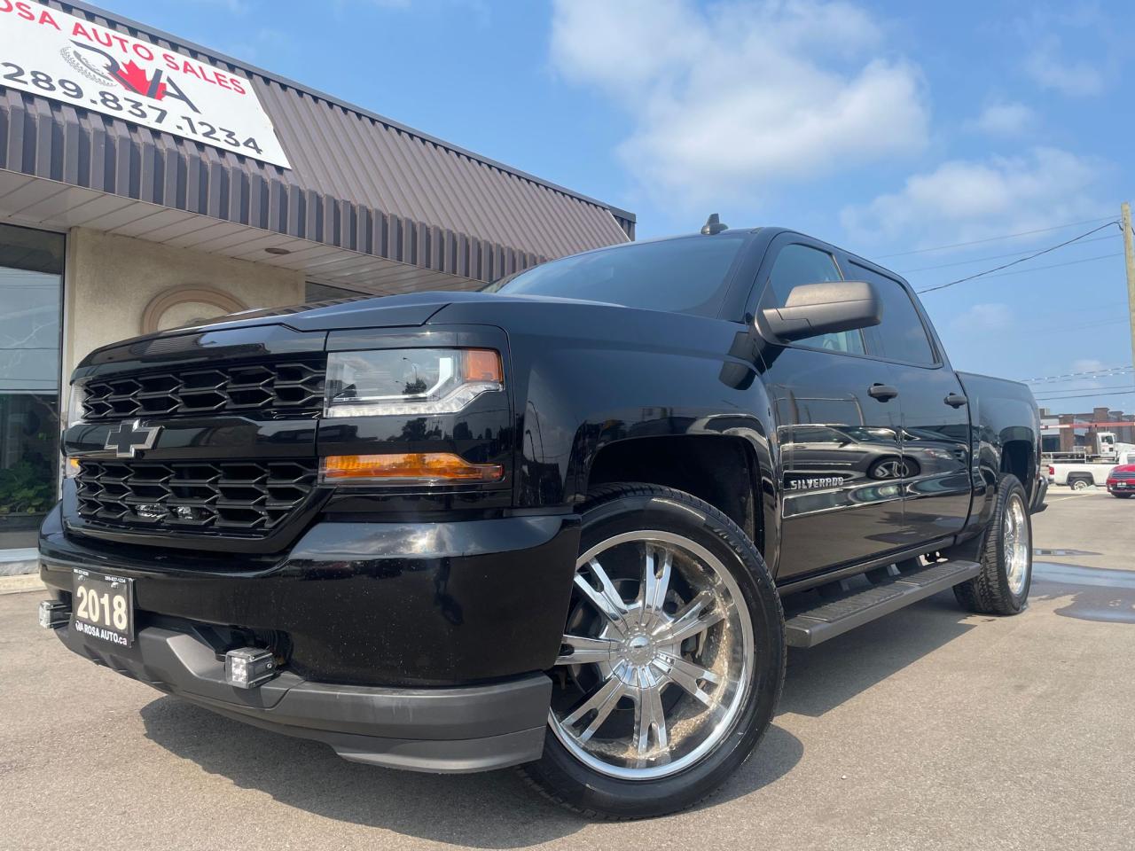 2018 Chevrolet Silverado 1500 AUTO 4WD CREW CAB NO ACCIDENT NEW TIRES - Photo #1