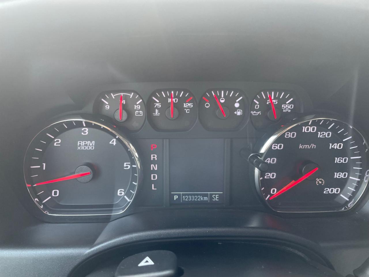 2018 Chevrolet Silverado 1500 AUTO 4WD CREW CAB NO ACCIDENT NEW TIRES - Photo #16