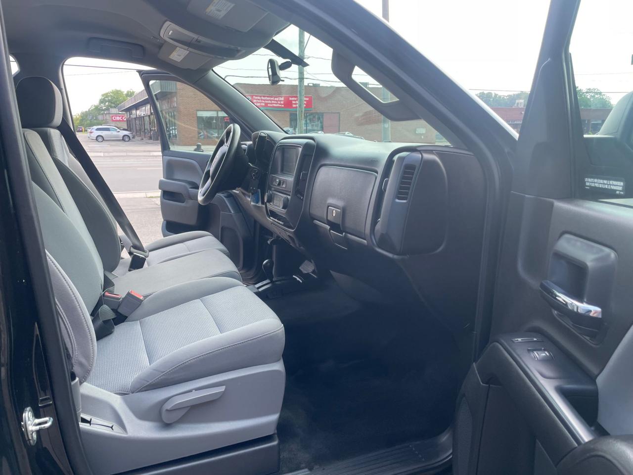 2018 Chevrolet Silverado 1500 AUTO 4WD CREW CAB NO ACCIDENT NEW TIRES - Photo #14