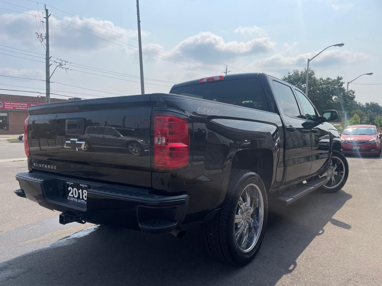 2018 Chevrolet Silverado 1500 AUTO 4WD CREW CAB NO ACCIDENT NEW TIRES - Photo #5