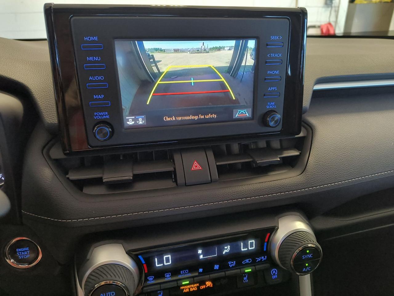 2022 Toyota RAV4 XLE Photo0