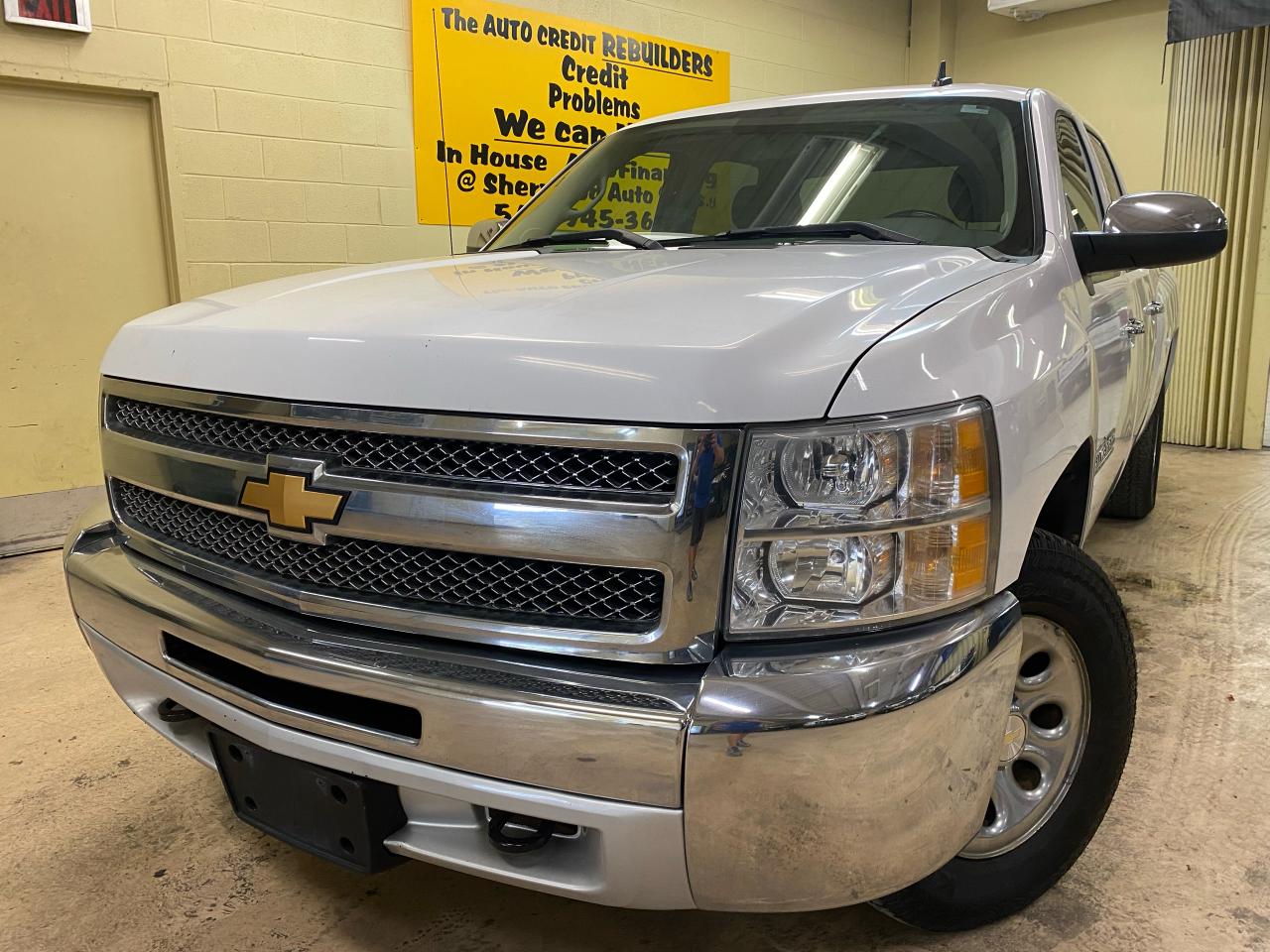 Used 2013 Chevrolet Silverado 1500 LS Cheyenne Edition for sale in Windsor, ON