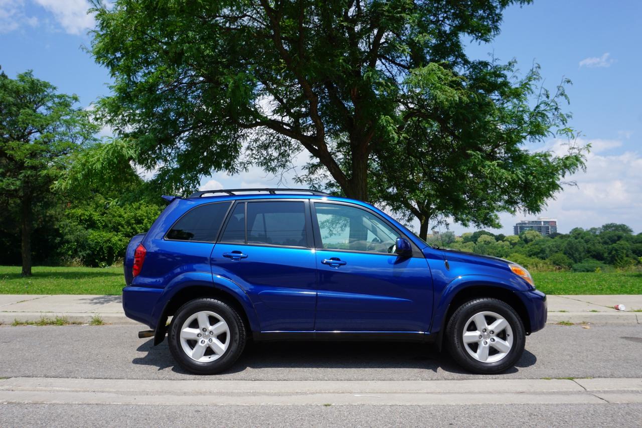 2005 Toyota RAV4 LIMITED / NO ACCIDENTS / MANUAL / LOW KM'S / 4WD Photo4