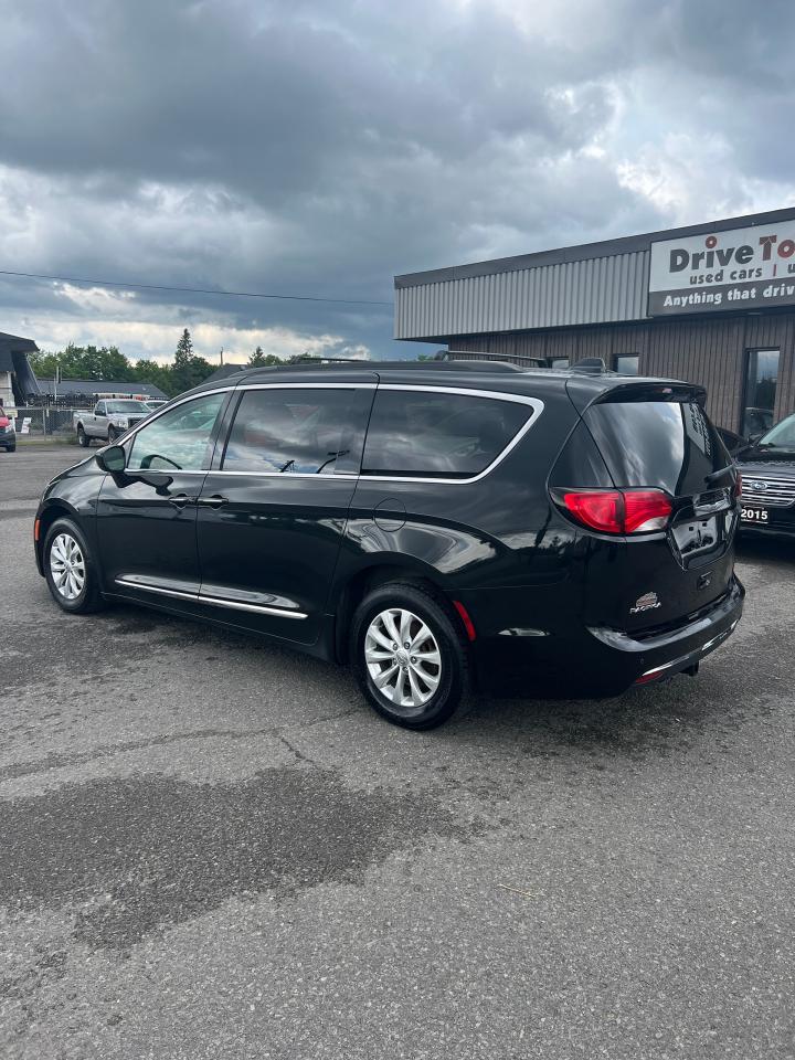 2017 Chrysler Pacifica 4dr Wgn Touring-L - Photo #2