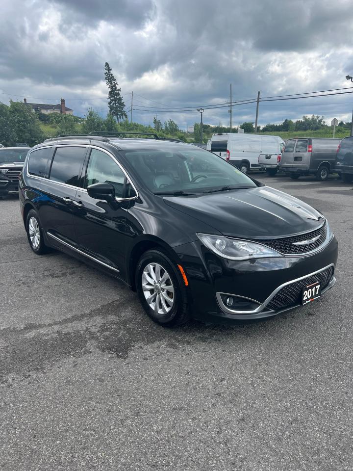 2017 Chrysler Pacifica 4dr Wgn Touring-L - Photo #6