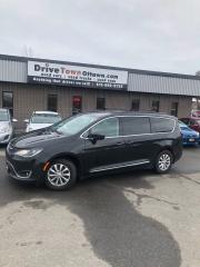 Used 2017 Chrysler Pacifica 4dr Wgn Touring-L for sale in Ottawa, ON