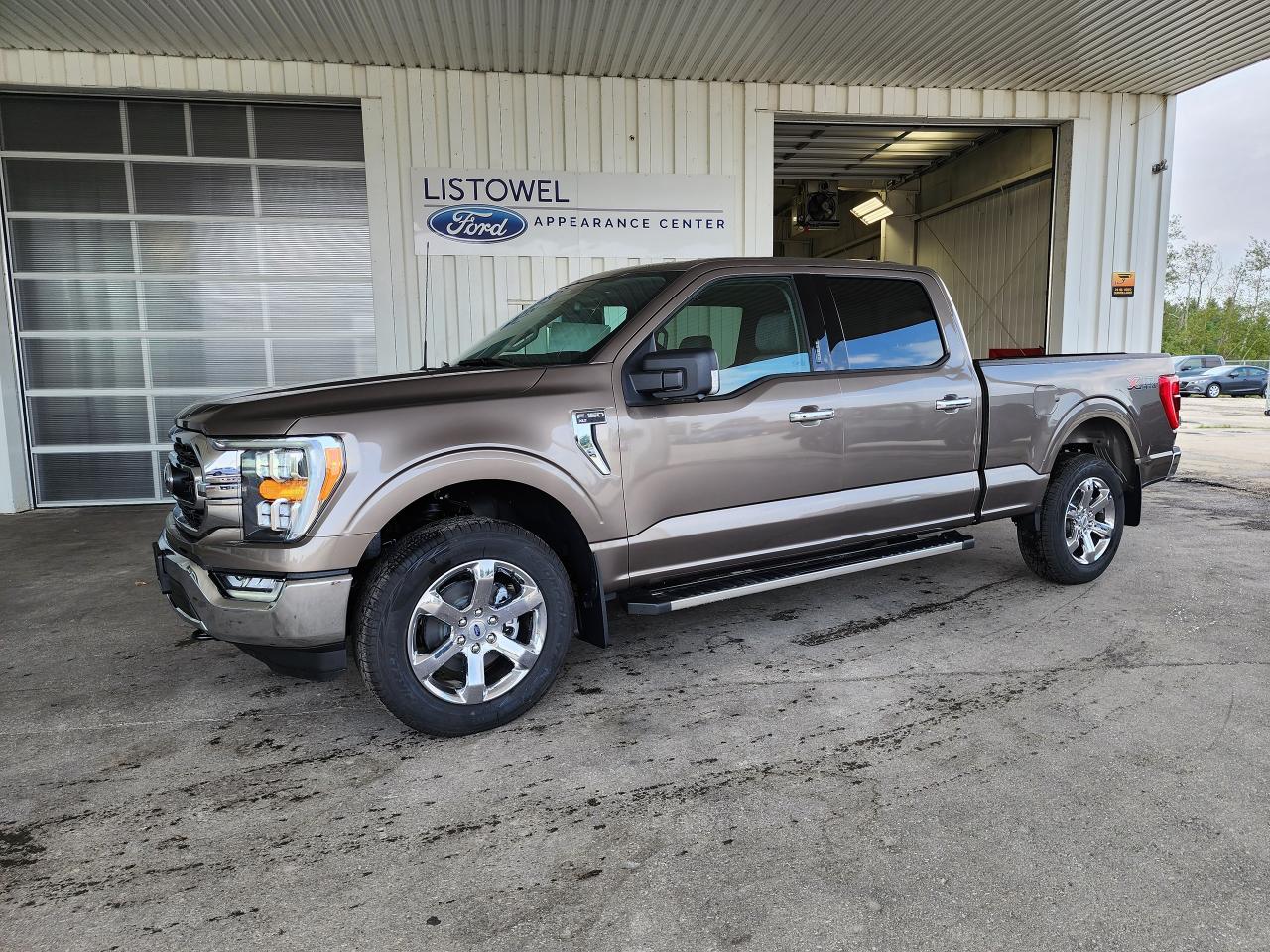 2023 Ford F-150 XLT Photo0