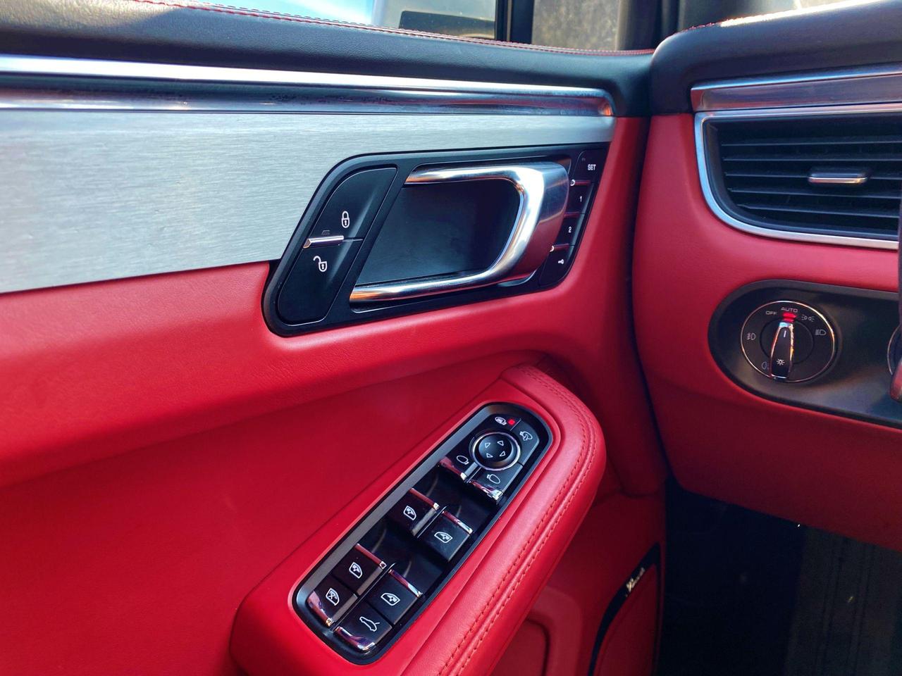 2015 Porsche Macan ***SOLD*** Photo