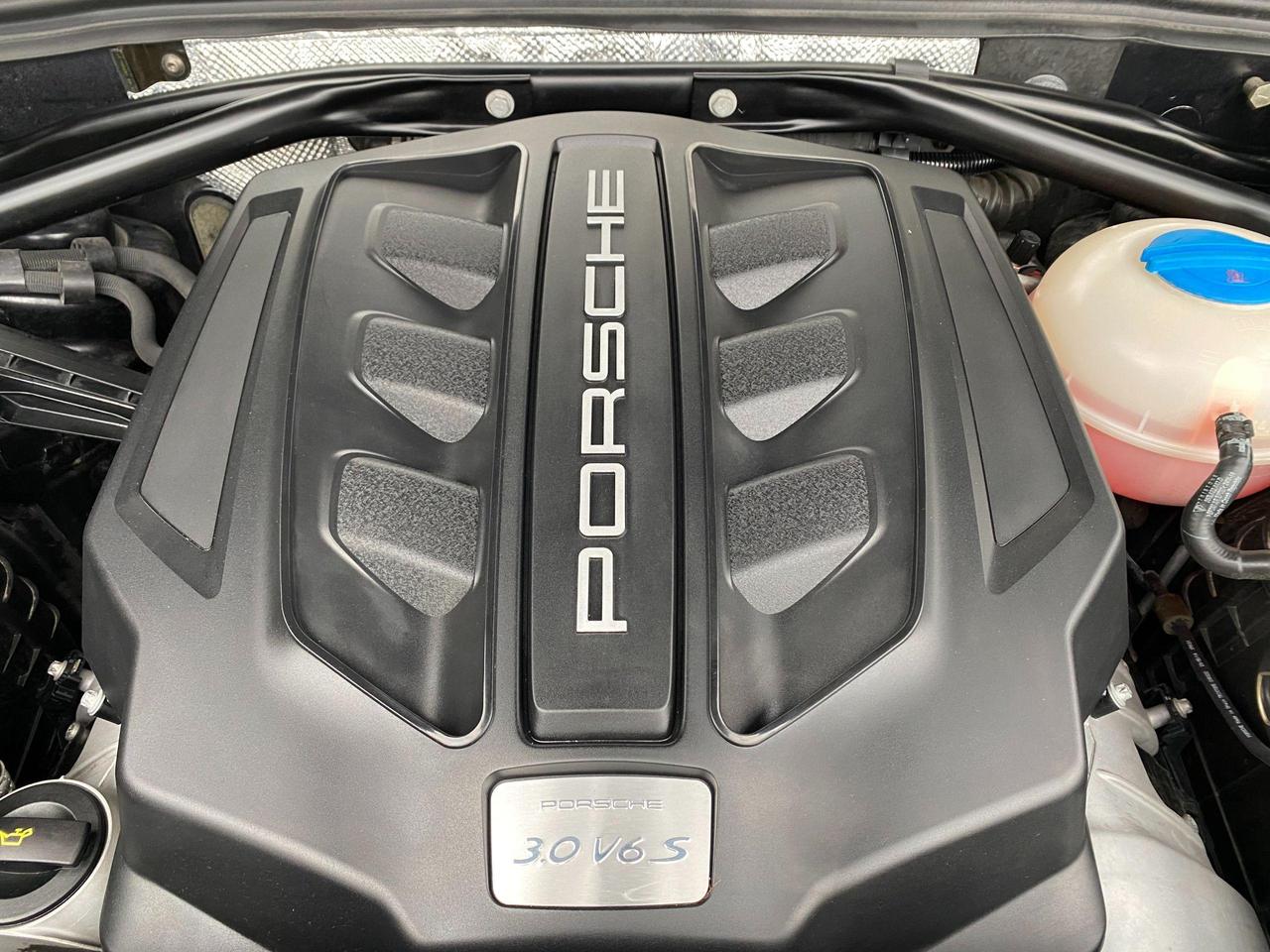 2015 Porsche Macan ***SOLD*** Photo