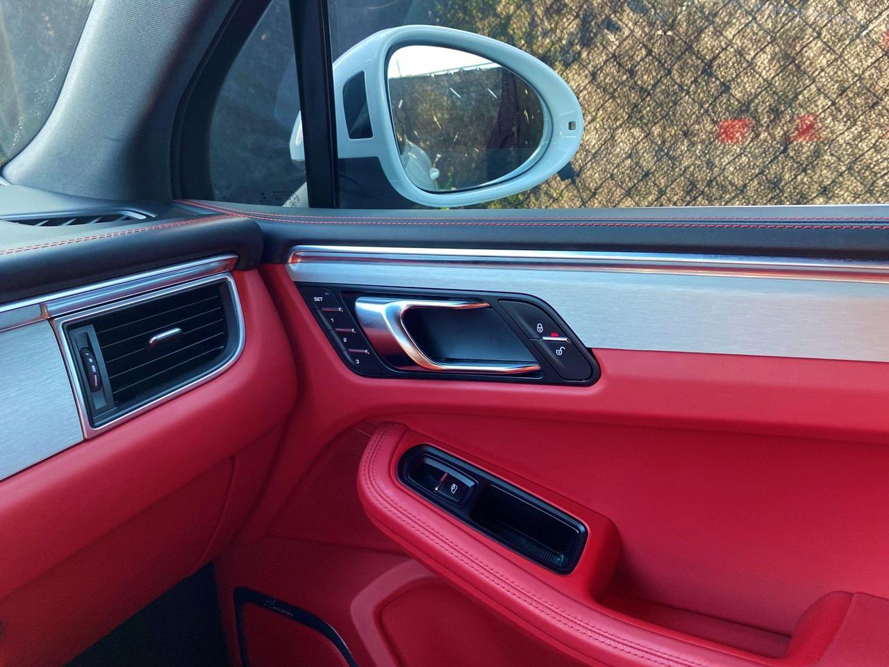 2015 Porsche Macan ***SOLD*** Photo