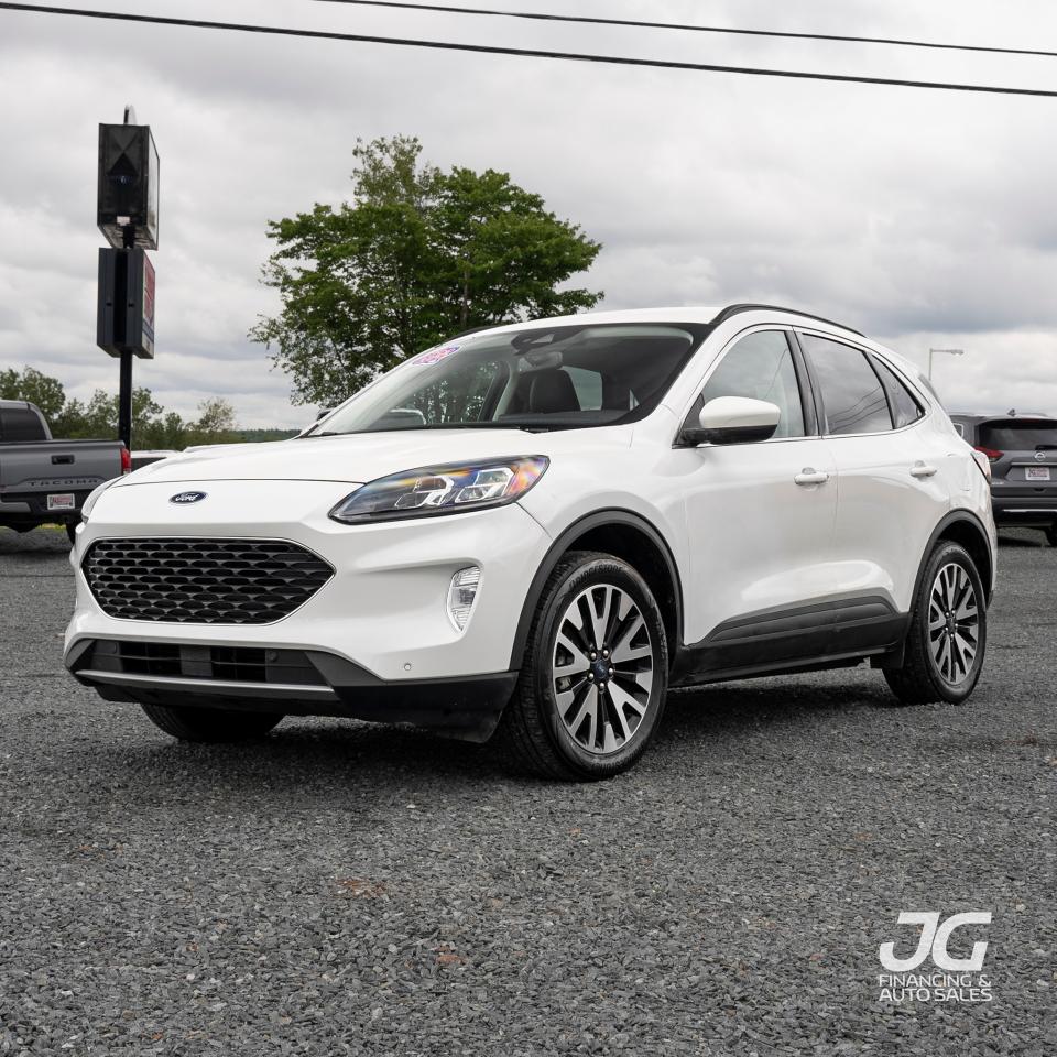 2022 Ford Escape Titanium AWD