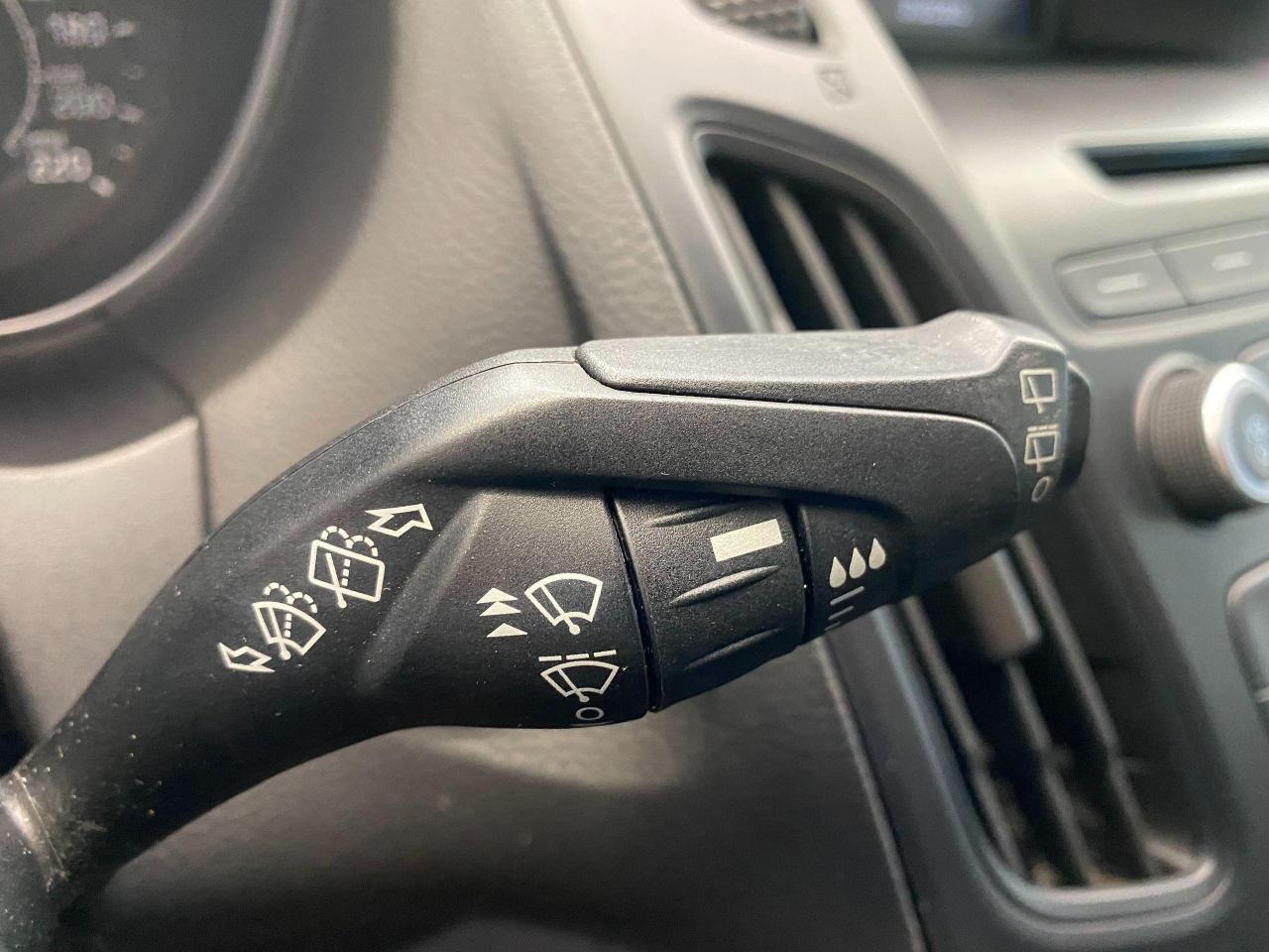 2015 Ford Focus SE Hatchback+Bluetooth+Camera+Cruise Control Photo45