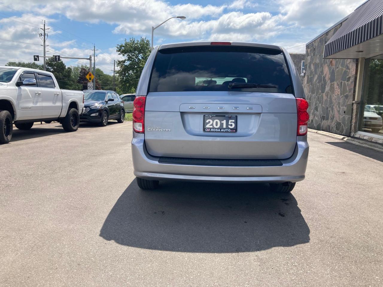 2015 Dodge Grand Caravan STOW&GO BLUE TOOTH NO ACCIDENT LOW KM NEW BRAKES Photo4