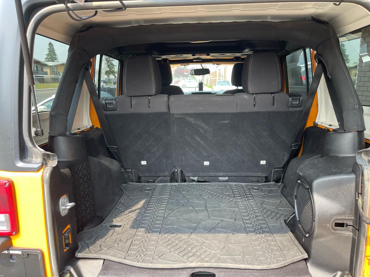 2013 Jeep Wrangler 4WD 4dr Sahara - Photo #8