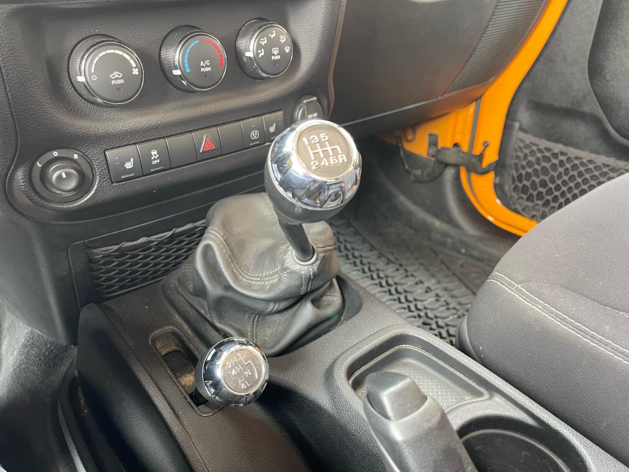 2013 Jeep Wrangler 4WD 4dr Sahara - Photo #18