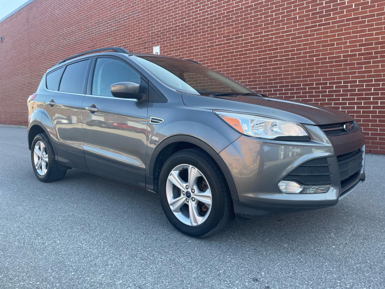2014 Ford Escape SE-  NO ACCIDENTS - Photo #1