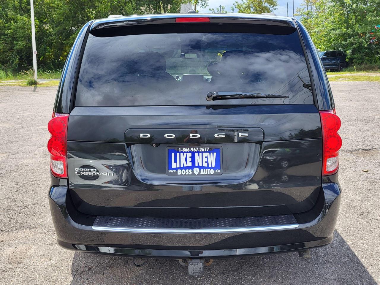 2013 Dodge Grand Caravan SXT Photo3