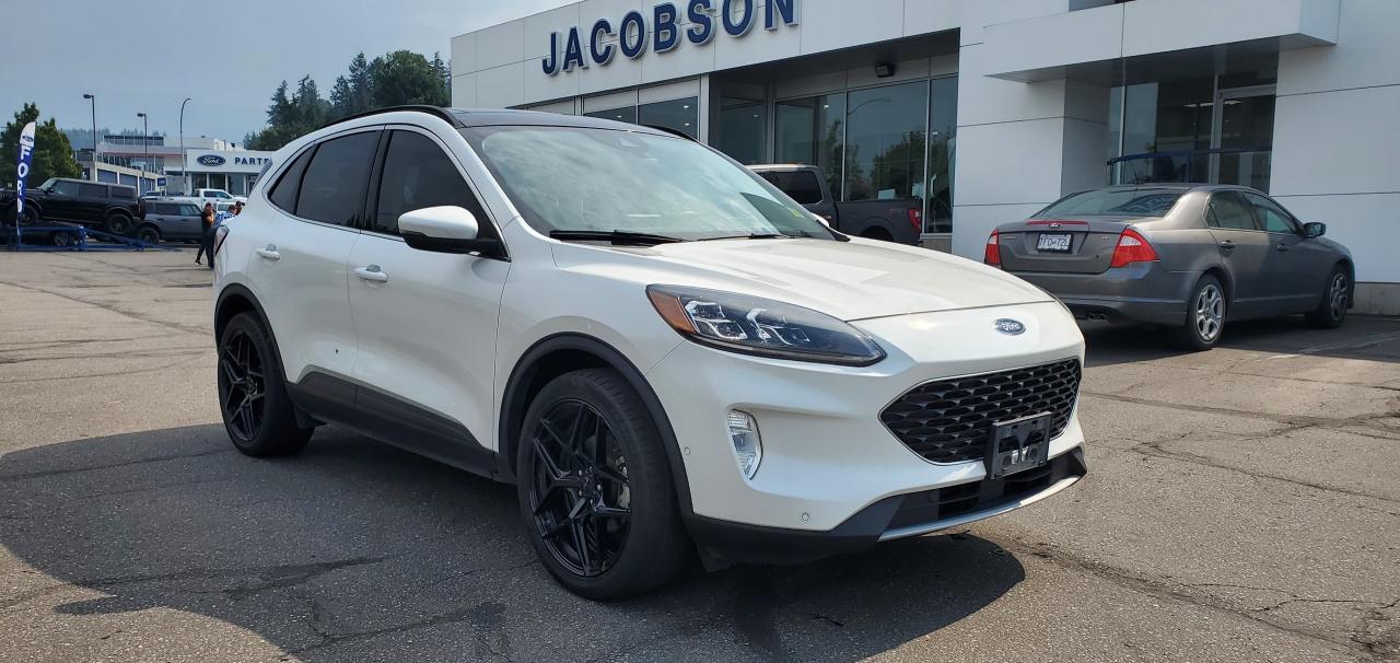 2020 Ford Escape Titanium Photo0