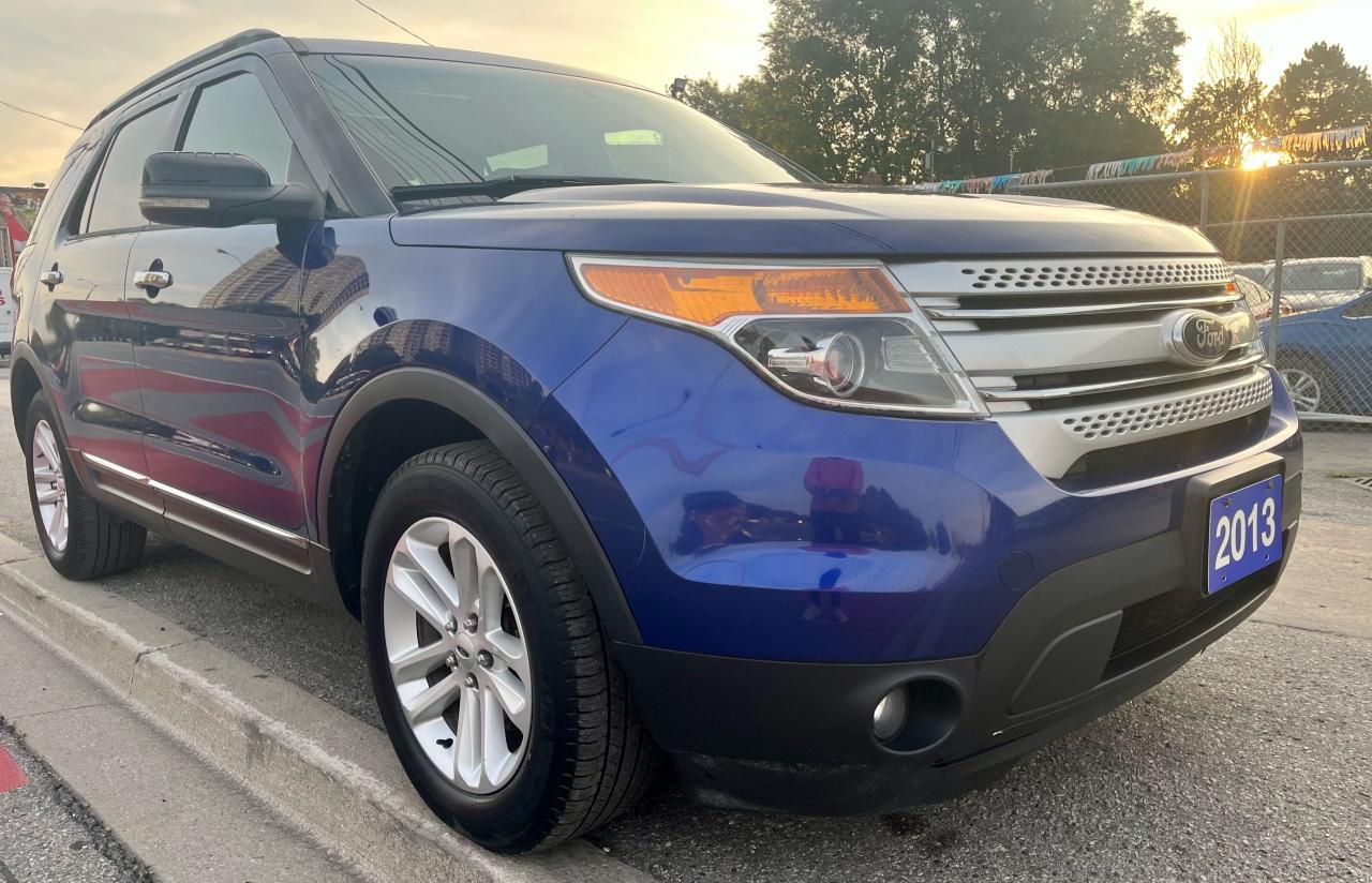 2013 Ford Explorer XLT,Sunroof,Leather,Heated seats,Backup Cam,Alloys