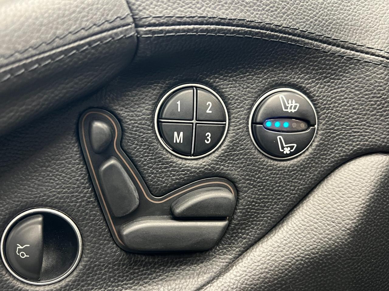 2003 Mercedes-Benz SL-Class SL55 AMG| 493HP V8 |MASSAGE SEATS |ADAPTIVE CRUISE Photo