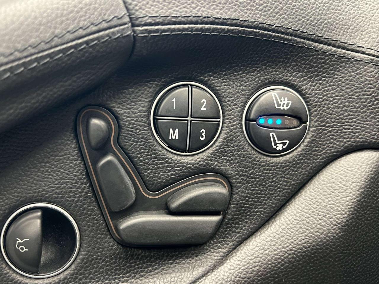 2003 Mercedes-Benz SL-Class SL55 AMG| 493HP V8 |MASSAGE SEATS |ADAPTIVE CRUISE Photo