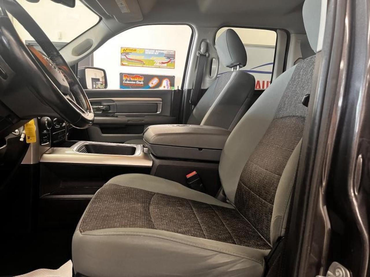 2017 RAM 1500 CLASSIC SLT NO ACCIDENTS  VERY CLEAN Photo