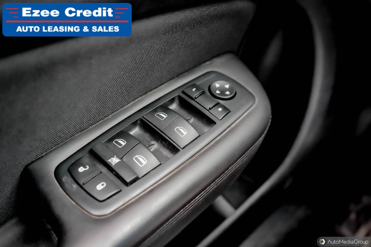 2016 Chrysler 200 LX Photo48