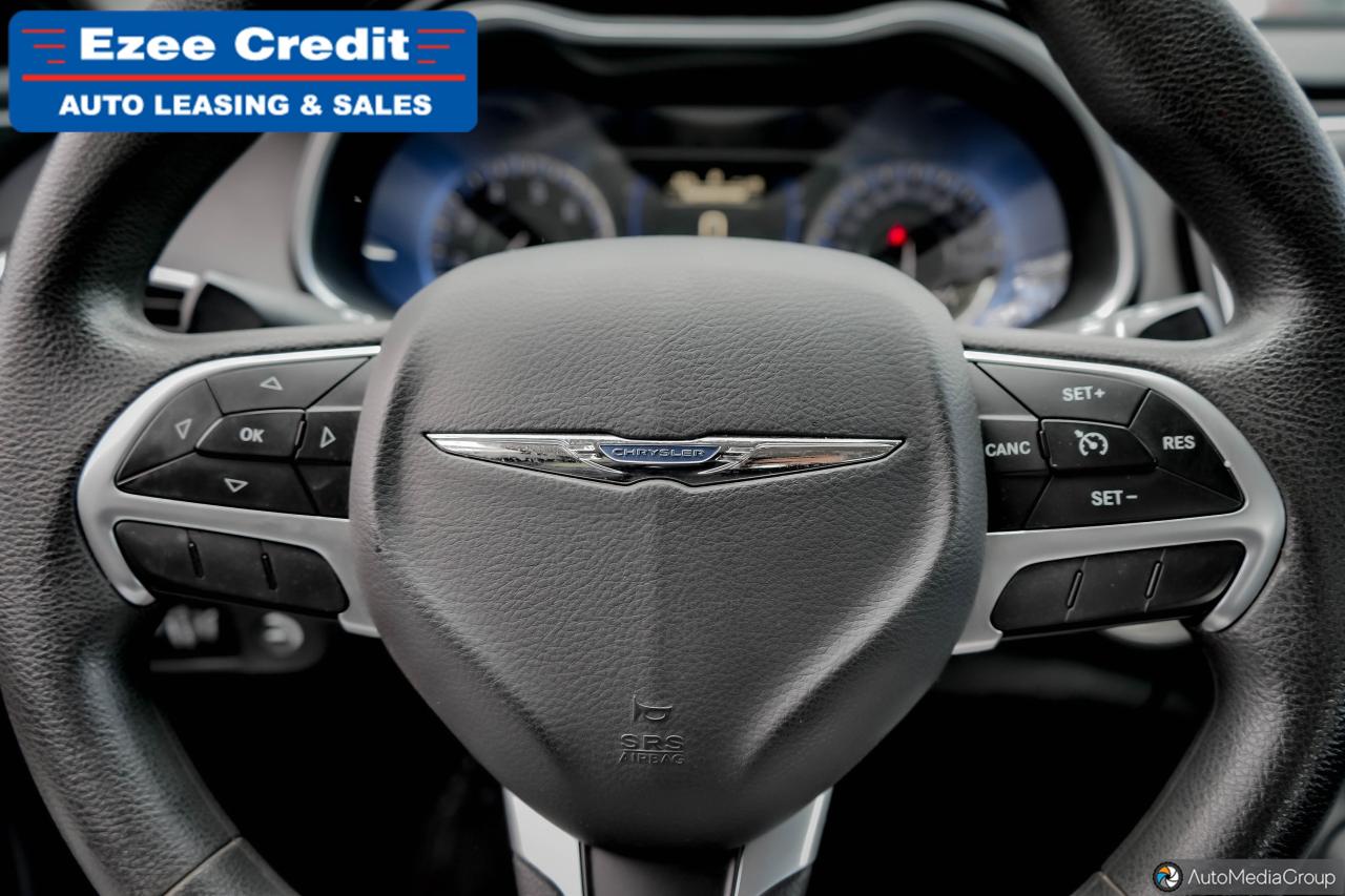 2016 Chrysler 200 LX Photo46