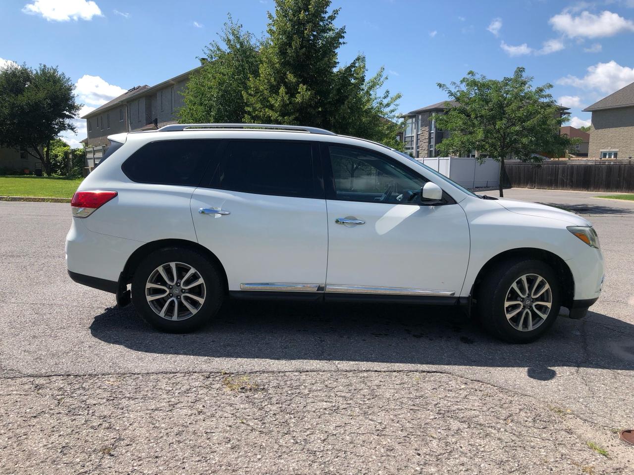 2014 Nissan Pathfinder AWD - Photo #3